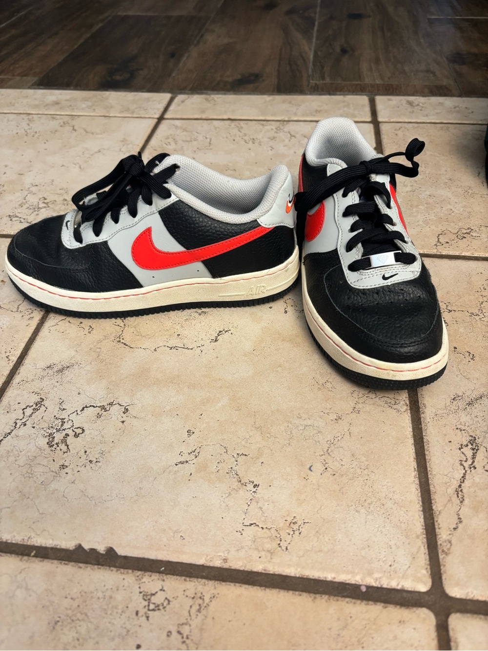 Nike Kids Black, White & Red Low-Top Sneakers with Swoosh